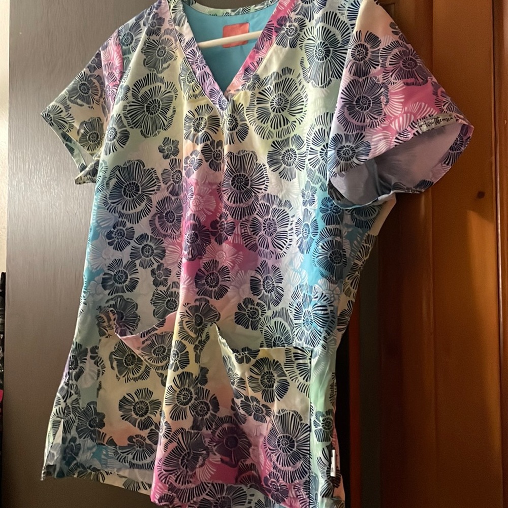 Scrub Top medium